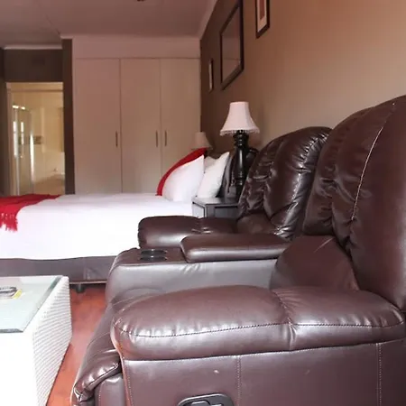 Flamboyant Guest Lodge-3